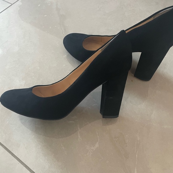 Black Heels - Picture 2 of 3